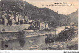 AEXP6-48-0567 - GORGES DU TARN - Les Vignes - La Roque-aiguille - Dans Le Fond  - Gorges Du Tarn