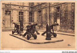 AFDP4-55-0403 - VERDUN - Cour D'honneur De L'hôtel-de-ville - Verdun