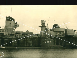 Orig. XXL Foto 50er Jahre Blick Auf U- Boot Bundeswehr S 170, German Submarine S- 170, Dahinter Kreuzer ? - Boats