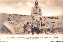 AFDP7-55-0739 - Près De VERDUN - Le Colonel Du 112e Régiment D'infanterie Près De La Tombe élevée à Des Soldats Inconnus - Verdun