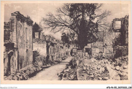 AFDP6-55-0679 - VERDUN - Ses Ruines - La Rue Des Capucins - Près De La Place D'armes  - Verdun