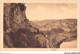 AFGP3-46-0210 - VERS Et Ses Roches Creusées En Canal Pour Conduire Autrefois Les Eaux à Cahors  - Other & Unclassified