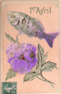 Carte Postale : 1er Avril, Poisson D'Avril : Très Belle Carte En Relief Avec Poisson Et Fleur Mauves ,brillants, Timbre - 1 De April (pescado De Abril)
