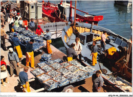 AFQP4-44-0353 - LA TURBALLE - Débarquement De Sardines Au Port  - La Turballe