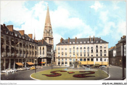 AFQP2-44-0159 - NANTES - La Place Royale Et Le Clocher De La Basilique Saint-nicolas  - Nantes