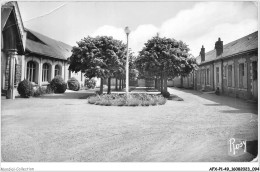 AFXP1-49-0048 - LE LOROUX-BOTTEREAU - Hopital Saint-Pierre - Une Cour Interieur - Le Louroux Beconnais