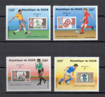 NIGER  PA  N° 349 à 352     NEUFS SANS CHARNIERE  COTE 13.00€    FOOTBALL  SPORT - Níger (1960-...)