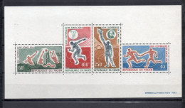 NIGER  BLOC   N° 4    NEUF SANS CHARNIERE  COTE 15.00€    JEUX OLYMPIQUES TOKYO SPORT - Niger (1960-...)