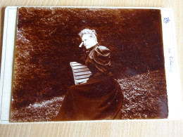 Grande Photo Originale CDV Femme Bourgeoise Pensive Sur Banc Sterpigny 1893 Gouvy - Persone Anonimi