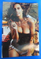 AUTOGRAPHE DE LAETITIA MILOT SUR PHOTO - Attori E Comici 