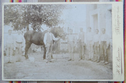 57 SAARBURG I/LOTHR H. C. Bruere Photo  CDV Grand Format Groupe D Hommes Cheval Ulanen Kaserne  Lazareth - Oud (voor 1900)