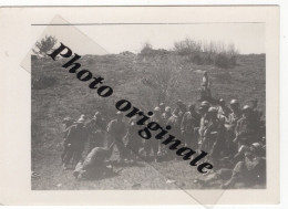 Photo Originale - Militaires Soldats Bidasses Armée Guerre - Année Lieu ? - Montagne - Libération ? - Krieg, Militär