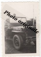 Photo Originale - Militaires Soldats Armée Guerre Année Lieu? Véhicule Militaire US JEEP Willys Américain ? Libération ? - Altre Guerre