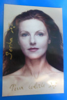 AUTOGRAPHE DE SOPHIE CHARLOTTE HUSSON SUR PHOTO - Attori E Comici 