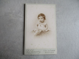 LAMAURY PHOTO GISORS PHOTO CABINET CDV PORTRAIT BEBE - Anonieme Personen