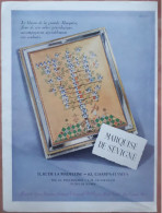 VINTAGE  Publiciteitblad CHOCOLAT MARQUISE De SÉVIGNÉ / Keerz.Le Bas Scandale 35/26cm / 1953 - Werbung