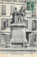 CPA Paris Statue Des Pharmaciens Pelletier Et Caventou Inventeurs De La Quinine - District 08