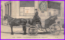 PARIS # Taxi-Fiacre # Les Femmes Cochères Melle DOLLET - Taximètre Pneus Michelin Cpa 1907 - Taxis & Fiacres