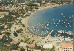 Cavalaire-sur-Mer - Un Coin Du Port, De La Plage Et Les Hôtels - Pilote Opérateur R. Henrard - (P) - Comps-sur-Artuby