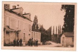 SAINTE-EULALIE-D'ANS.(DORDOGNE).LA MAIRIE ET LES ECOLES.(ANIMEE) - Other & Unclassified