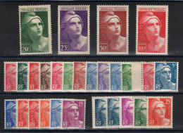 YV 712 à 724 + 725 à 733 N** MNH Luxe Compléte, Marianne De Gandon Les 3 Formats De 1945 , Cote 63 Euros - Unused Stamps