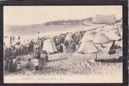 64. BIARRITZ . La Plage Et Le Phare . Animée - Biarritz