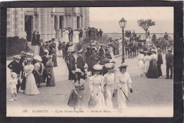 64. BIARRITZ . Eglise Sainte-Eugénie . Sortie De Messe . Belle Animation - Biarritz