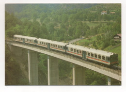 CHEMINS DE FER ITALIENS TROIS AUTORAILS AIN 663 DES FS SUR UNE RELATION CUNÉO-NICE À VIEVOLA . AOÛT 1985 - Trains