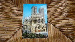 Reims ,cathédrale De Reims , Façade Ouest Et Côté Nord - Reims