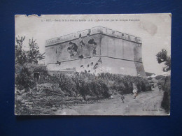 CPA CARTE POSTALE  - FEZ - FÈS   ( MAROC  ) - BORDJ DE SIDI BONAFA BOMBARDÉ LE 17 AVRIL 1912 LES TROUPES FRANCAISES - Fez (Fès)