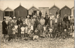 CP Carte Photo D'époque Photographie Vintage Plage Groupe Mode Cayeux ? - Parejas