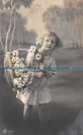 R108702 Old Postcard. Girl With Flower Basket. E. J. Hey. 1912 - Mondo