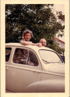 Photographie Photo Vintage Snapshot Amateur Automobile Voiture Couple - Anonyme Personen