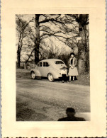Photographie Photo Vintage Snapshot Amateur Automobile Voiture 4 Chevaux Renault - Coches