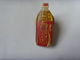 P36- Pin's Bouteille Coca Cola / Flunch 20 Ans - Coca-Cola