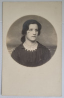 PH - Ph Original - Portrait D'une Jeune Femme Au Visage Désespéré Et Une Tache Sur Le Visage, 1919 - Personas Anónimos