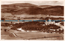 R109616 In Royal Deeside. Balmoral Castle And The Road To Braemar. White. Best O - Welt