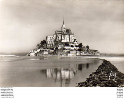 D50  LE MONT SAINT MICHEL   Reflet Dans Le Couesnon - Le Mont Saint Michel