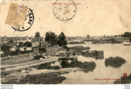 D18  VIERZON  Un Coin Du Cher  .......... Avec Lavoir Flottant - Vierzon