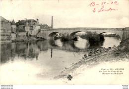 D18  VIERZON   Le Pont Du Cher Et Les Maisons Du St Esprit  ..........  Avec Lavandières - Vierzon