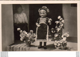 HONGRIE  Child Of Tolna County In Holiday Dress - Ungarn