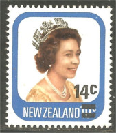 XW01-1018 New Zealand Queen Reine Elizabeth II 14c Surcharge - Familles Royales