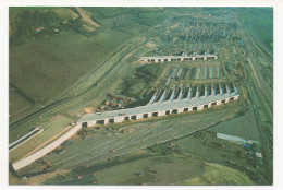 EURO TUNNEL- LE TERMINAL DE FOLKESTONE , AVEC LE PORTAIL D'ENTRÉE DU TUNNEL À L'HORIZON , VU EN DIRECTION DE L'EST - Trenes