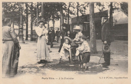 Paris-vécu, à La Fontaine -femmes - Enfants - Ambachten In Parijs