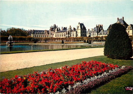 77 - Fontainebleau - Palais De Fontainebleau - La Façade Du Palais Sur Le Parterre Et Le Bassin Du Tibre - Fleurs - Cart - Fontainebleau