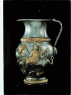 Art - Antiquité - Cruche Décorée D'une Scène En Relief Représentant Deux Fois Une Déesse Montée Sur Une Lionne Portant U - Antike