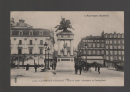 CPA - 63 - N°1222 - Clermont-Ferrand - Place De Jaude - Monument De Vercingétorix - Animée - Non Circulée - Clermont Ferrand