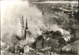 72201883 Luebeck Fliegeraufnahme Dom Bei Luftangriff 1942 Luebeck - Lübeck