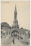 325 - Lourdes - La Basilique Vue De Face - Lourdes