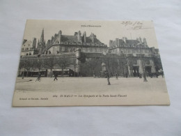 SAINT MALO ( 35 Ille Et Vilaine ) LES REMPARTS ET LA PORTE SAINT VINCENT  ANIMEES 1920 - Saint Malo